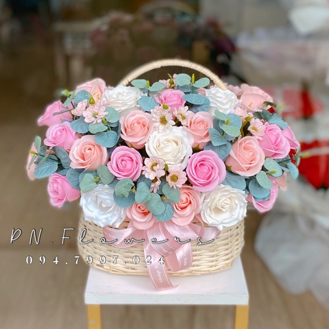 Giỏ 45 Bông Hoa Sáp Tone Hông Phấn