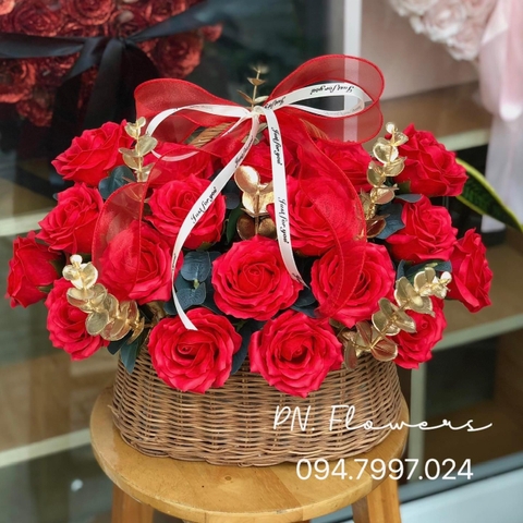 Giỏ Hoa Sáp 7 Lớp Đỏ 30 Bông