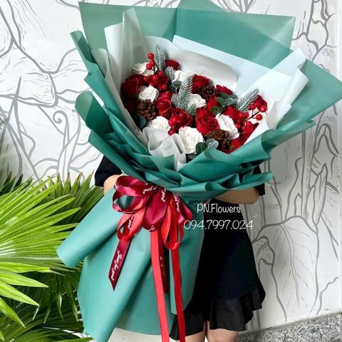 Bó hoa sáp Noel 40 bông mix quả thông