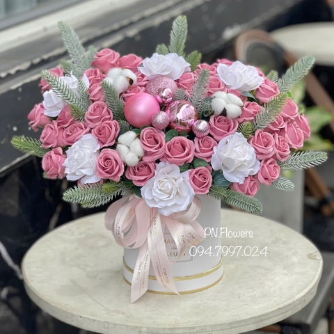 Chậu hoa sáp noel tone nude 50 bông mix