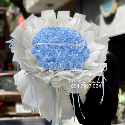 99 bông hoa sáp xanh xịt sơn