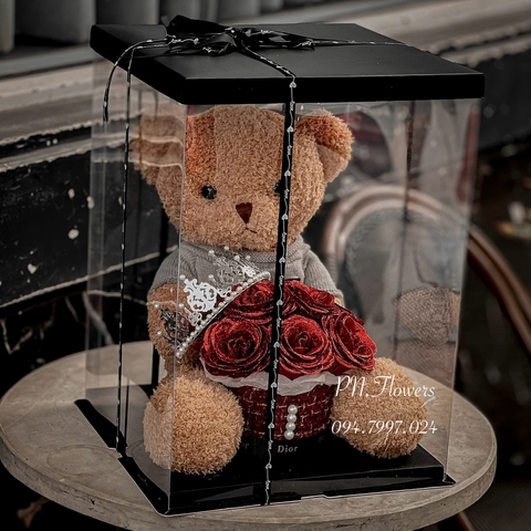 Gấu Teddy Ôm Hoa Kim Tuyến Đỏ 45cm - Hộp Đen