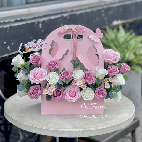 Giỏ Hoa Sáp Thơm 8-3 Tone Hồng