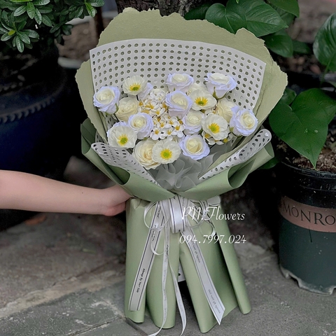 Bó Hoa Sáp 23 Bông Trắng Kem Mix