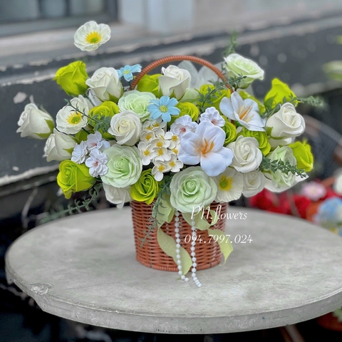 Giỏ Hoa Sáp Thơm 50 Bông Mix Tone Xanh Lá