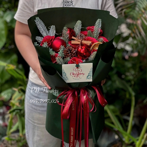 Bó Hoa Sáp Tone Noel 11 Bông Ecuador Mix Có Đèn