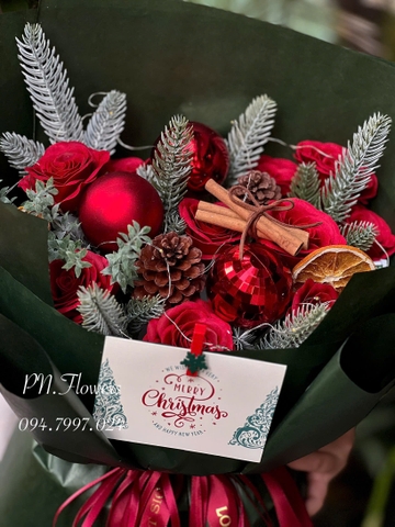 Bó Hoa Sáp Tone Noel 11 Bông Ecuador Mix Có Đèn