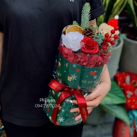 Bó Hoa Sáp 2 Bông Tone Noel Kèm Gấu Bông