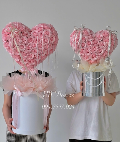 Chậu Hoa Sáp Cây Tim 65 Bông Hồng
