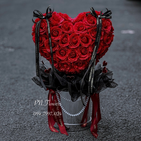 Chậu Hoa Sáp Cây Tim 65 Bông Đỏ