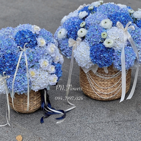 Giỏ Hoa Cẩm Tú Cầu Lụa 30 Bông Mix Tone Xanh