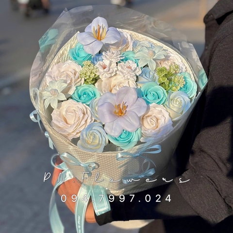 Bó Hoa Sáp Mix 23 Bông Tone Xanh Kiểu Tròn