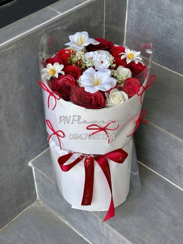 Bó Hoa Sáp Thơm Mix 23 Bông Tone Đỏ Kiểu Tròn