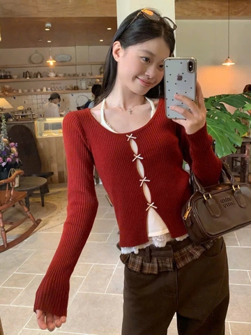 Áo len phối cổ yếm ren WGWE H26011707