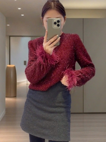 Áo len đỏ ánh kim tuyến phối lông H26011518