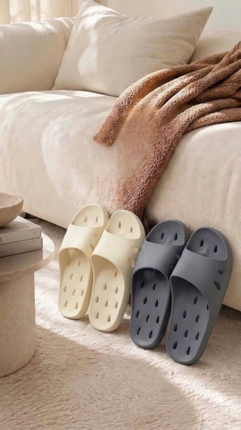 Dép lỗ nhà tắm siêu nhẹ C26070832
