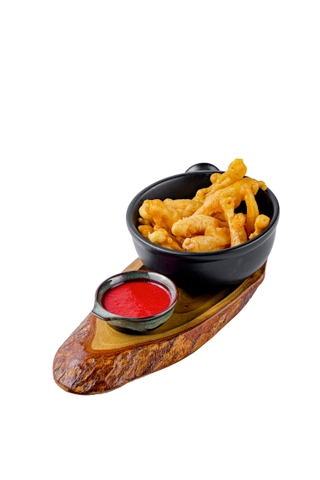 Nấm Hải Sản Chiên Giòn Với Sốt Củ Dền