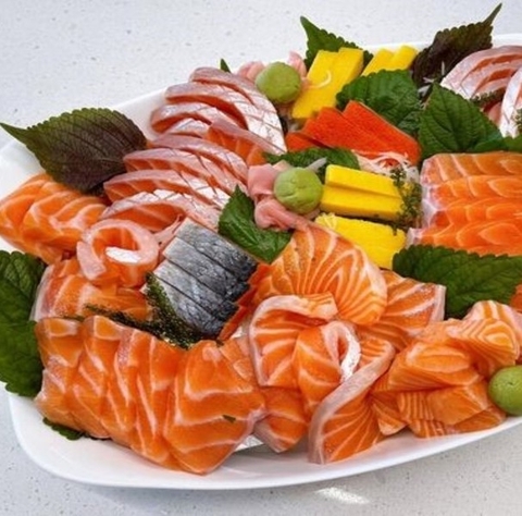 Sashimi Cá Hồi Cá Trích