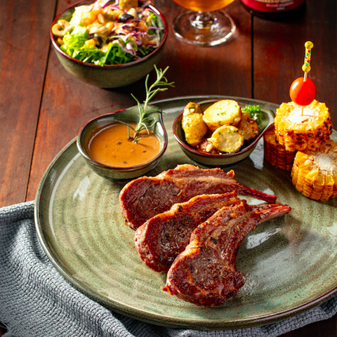 Sườn Cừu Ướp Lá Hương Thảo Nướng