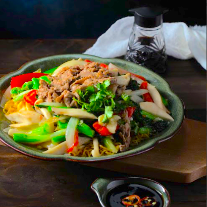 Mì xào bò rau nấm