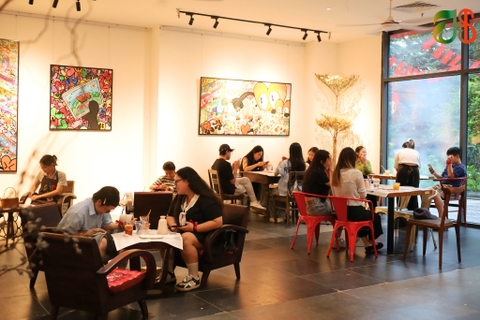 WORKSHOP VẼ GỐM “MÓN QUÀ YÊU THƯƠNG DÀNH CHO PHÁI NỮ” – HOẠT ĐỘNG NGHỆ THUẬT Ý NGHĨA DÀNH CHO DOANH NGHIỆP NHÂN NGÀY 20/10