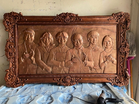 Tranh điêu khắc gò đồng