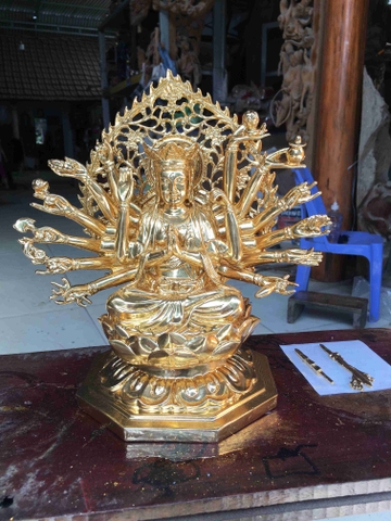 Tượng Phật bà Quan Âm nghìn mắt nghìn tay (thiên thủ thiên nhãn)