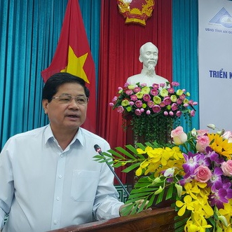 Nông dân ‘bỏ lúa’ hàng ngàn hecta vì giá phân bón, vật tư quá cao