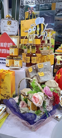 MẬT ONG HOA VẢI THANH HÀ GIỌT VÀNG ( 650ML)