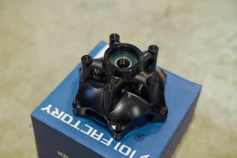 HUB MÂM TRƯỚC VESPA GTS/GTV 150/300 - 101 FACTORY