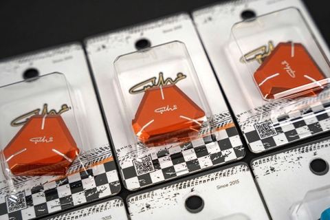 NẮP CHÂN KÍNH LAMBRETTA CNC - GH RACING