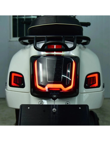 ĐÈN HẬU VESPA GTS V2