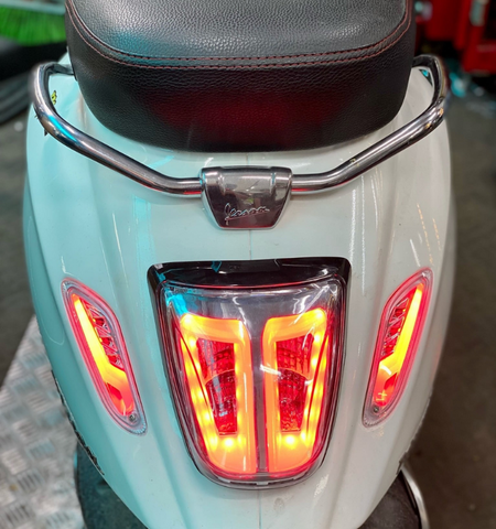 ĐÈN XI NHAN SAU VESPA SPRINT/PRIMAVERA V2 CLEAR - TUN