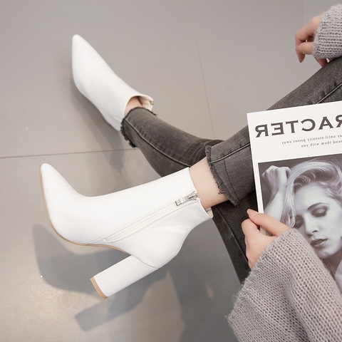 Giày boots Martin cao gót nữ mũi nhọn phù hợp bốn mùa