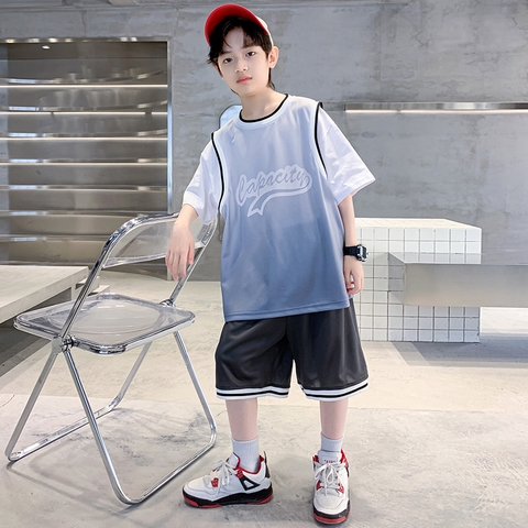 Bộ đồ thể thao ngắn tay hai mảnh phù hợp cho bé trai chơi bóng rổ