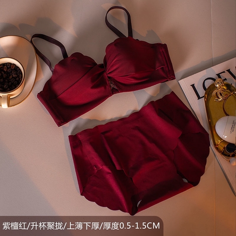 Bộ đồ lót nữ thiết kế đơn giản, áo đan chéo đường viền lượn sóng thời trang