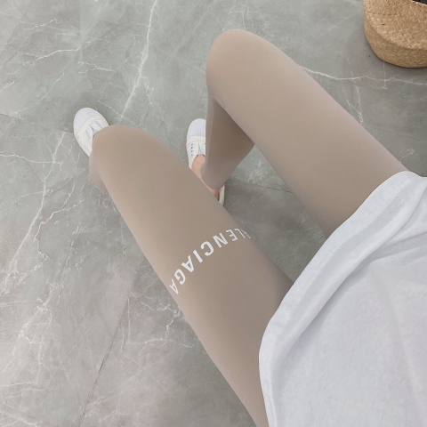 Quần legging nữ dài chín tấc ôm dáng co giãn, in chữ trên đùi thời trang