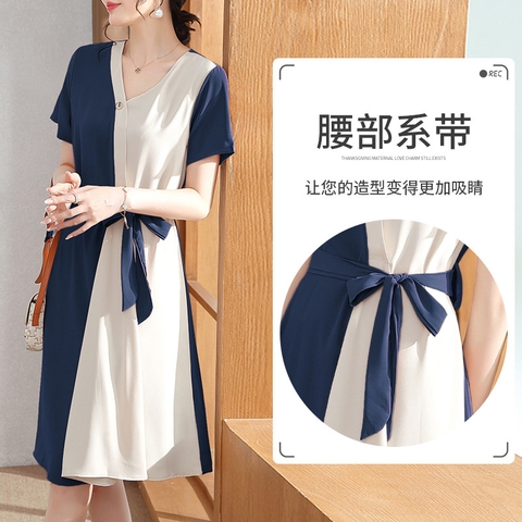 Đầm vải voan màu sắc tương phản có dây thắt lưng phối cúc áo thời trang