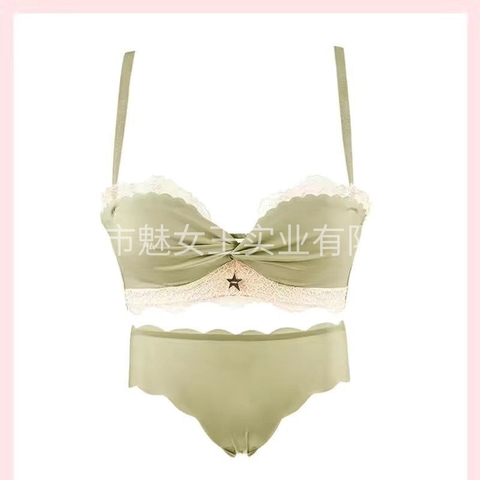 Bộ đồ lót không gọng thép phối ren, thiết kế nâng ngực gợi cảm