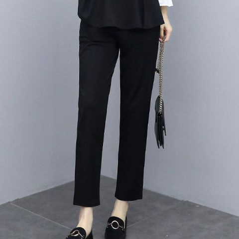 Bộ đồ vest hai mảnh áo và quần ôm dáng thời trang dành cho nữ
