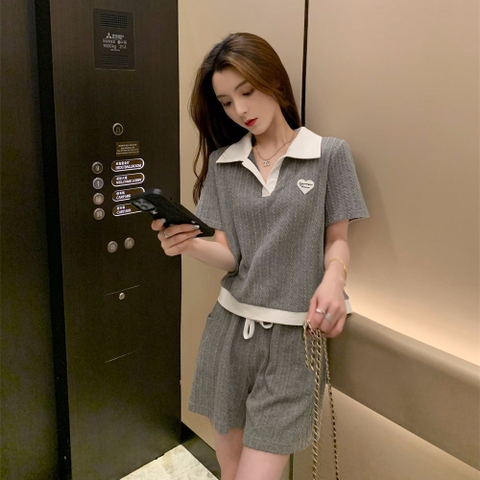 Bộ đồ thể thao áo thun tay ngắn bẻ cổ phối quần short thời trang dành cho nữ