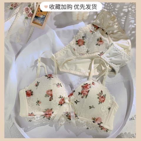 Bộ đồ lót nâng ngực không gọng, kiểu dáng tươi tắn dễ thương với hoa phối trên áo