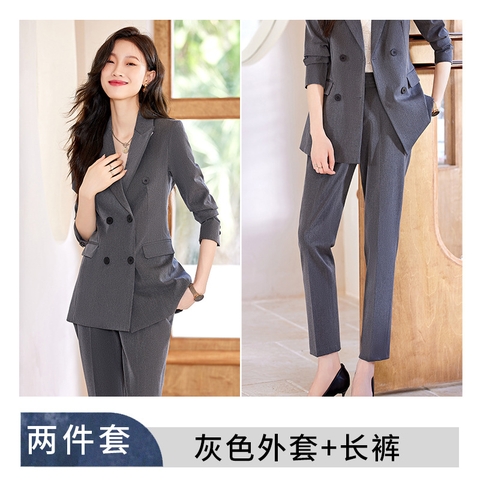 Bộ đồ vest cao cấp với thiết kế hai hàng khuy sang trọng, phong cách công sở dành cho nữ
