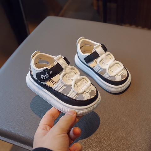 Giày sandal thiết kế đục lỗ thời trang dành cho bé trai và bé gái