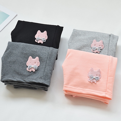 Quần short kiểu dáng thể thao in họa tiết mèo dễ thương dành cho bé gái