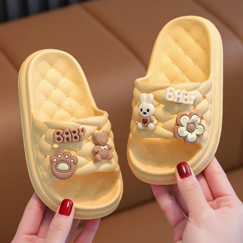 Dép UNMUN đế mềm tránh trơn trượt gắn sticker dễ thương cho bé gái