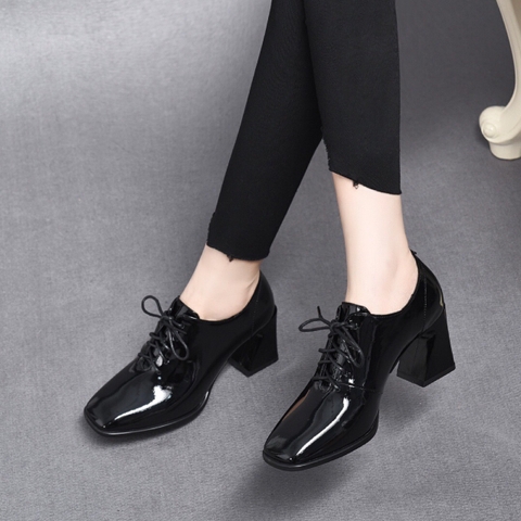 Giày boots cổ ngắn buộc dây miệng sâu mới
