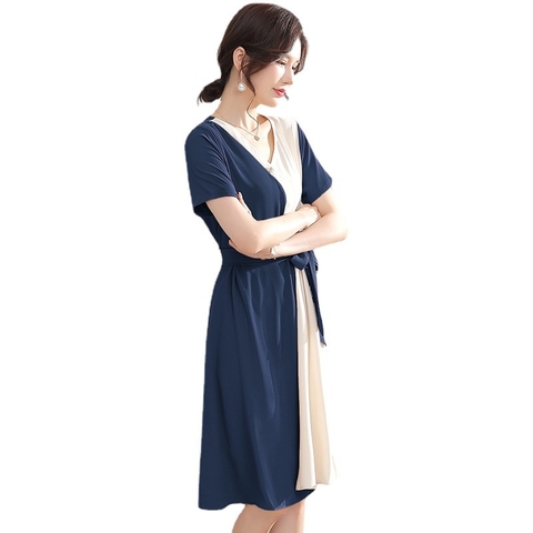 Đầm vải voan màu sắc tương phản có dây thắt lưng phối cúc áo thời trang
