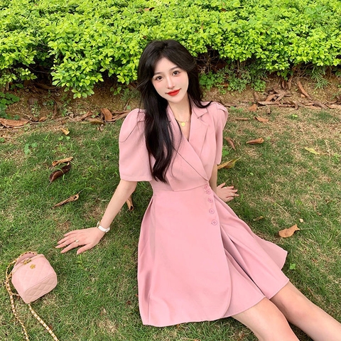 Đầm ôm eo tay ngắn phồng cổ chữ V vạt chéo xếp ly hợp thời trang dành cho nữ