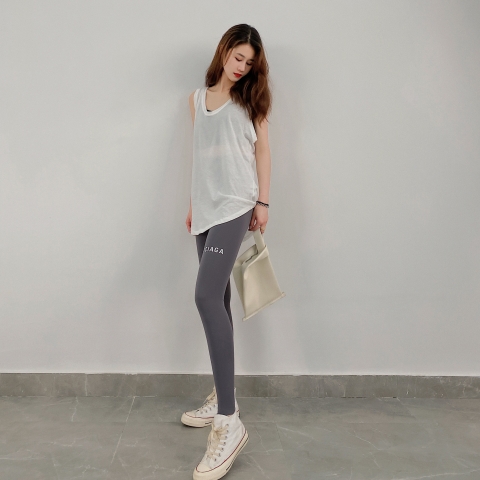 Quần legging nữ dài chín tấc ôm dáng co giãn, in chữ trên đùi thời trang